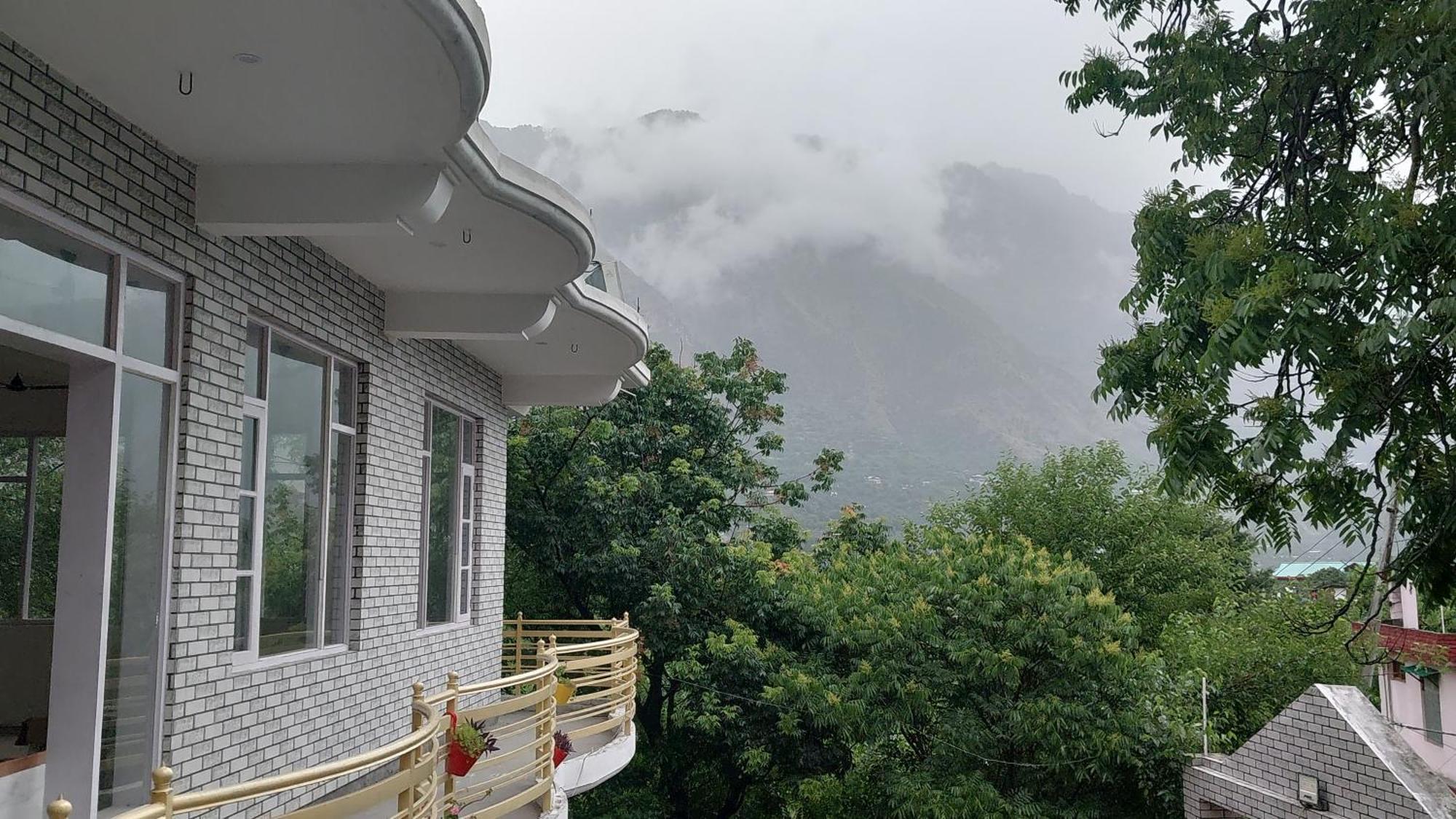 Gazing Moon Homestay Shamshi Extérieur photo